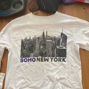 Brandy Melville Long sleeve Soho NY